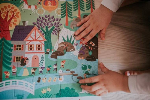 Janod - Puzzle obserwacyjne w walizce Baśnie 24 elementy 3+