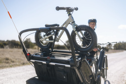 THULE - uchwyt do przyczepki na rowerek biegowy Thule Chariot 2 bike holder